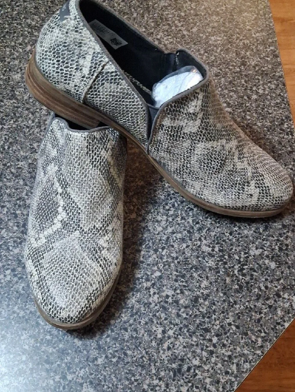 Toms Women's Snake-Print Slip-On Loafers in Black and Gray Size 10